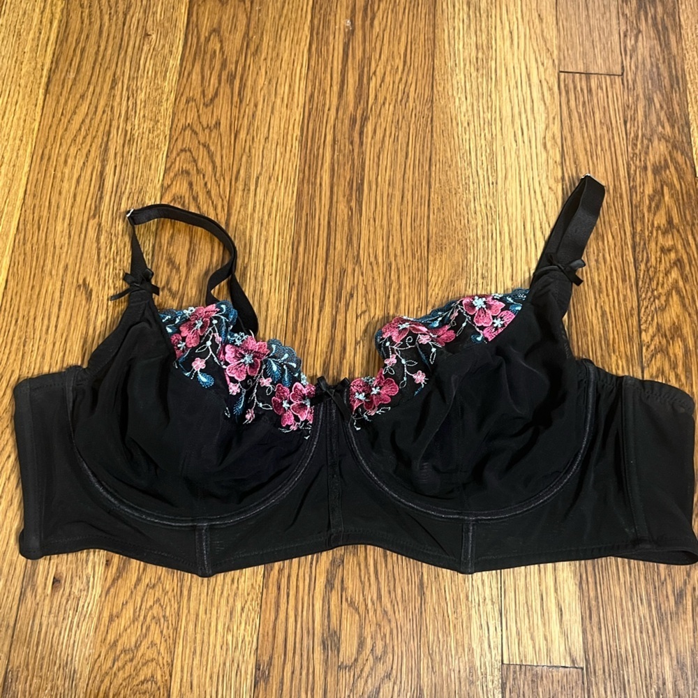 Adore Me Black and Pink Floral Lace Bra - Picture 9 of 9